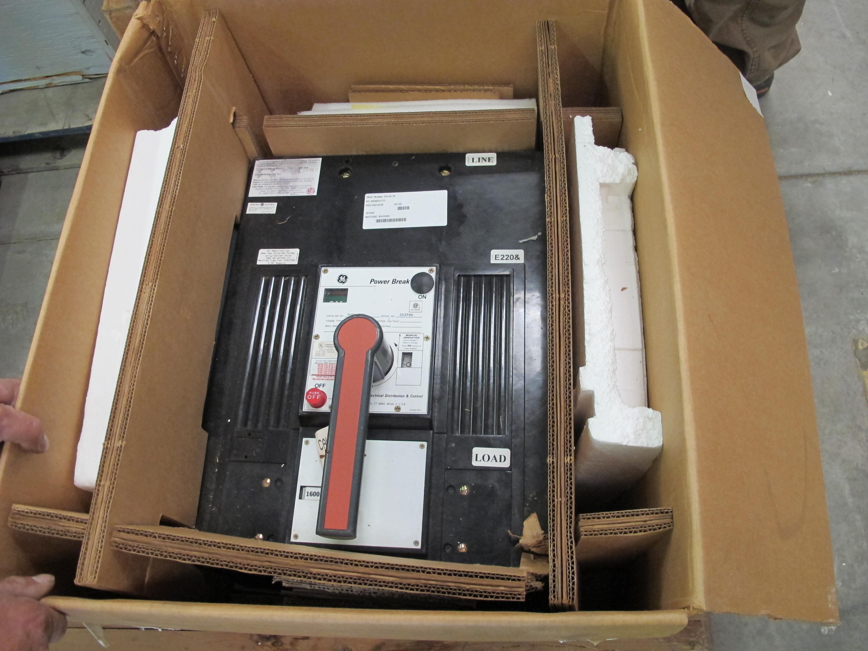 BREAKER, CIRCUIT TYPE, 2500A FRAME, 1600A CONTINUOUS AMP RATING, 600VAC/250VDC VOLT RATING, 3 POLE, POWER BREAK KIND. PANEL D7REPLACEMENT, PART # THPMM7616-D (W-44) LOADING & HANDLING FEE $15-